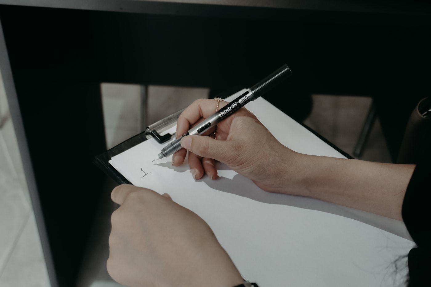 How to read a commercial invoice for customs purposes