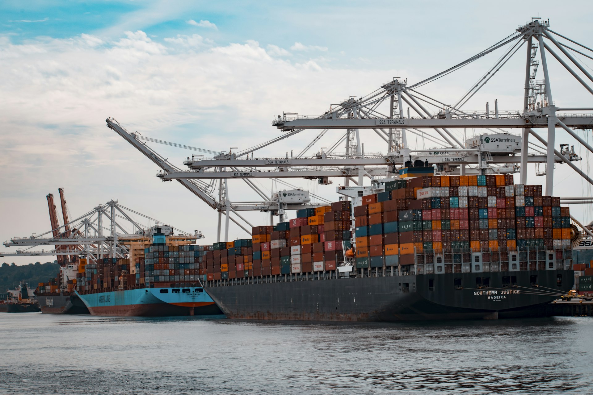 What documents do you need to import goods into Australia?